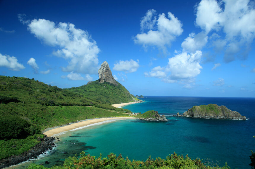 Praia do Meio e da Conceição, Fernando de Noronha. Foto por Roberto de Mesquita Pereira.